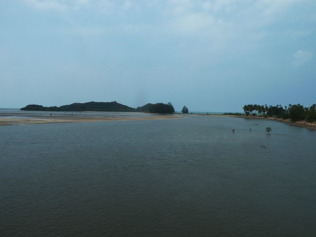 Der LoGi im Strandparadies bei der Insel Mawar.
